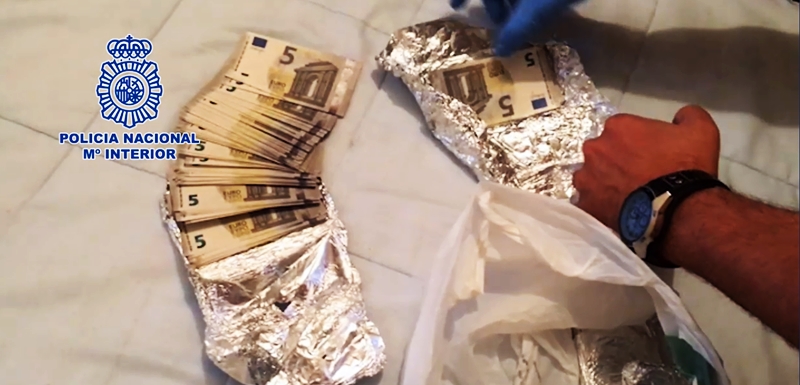 La Policía Nacional desarticula un grupo dedicado a la distribución de billetes falsos de 5 euros