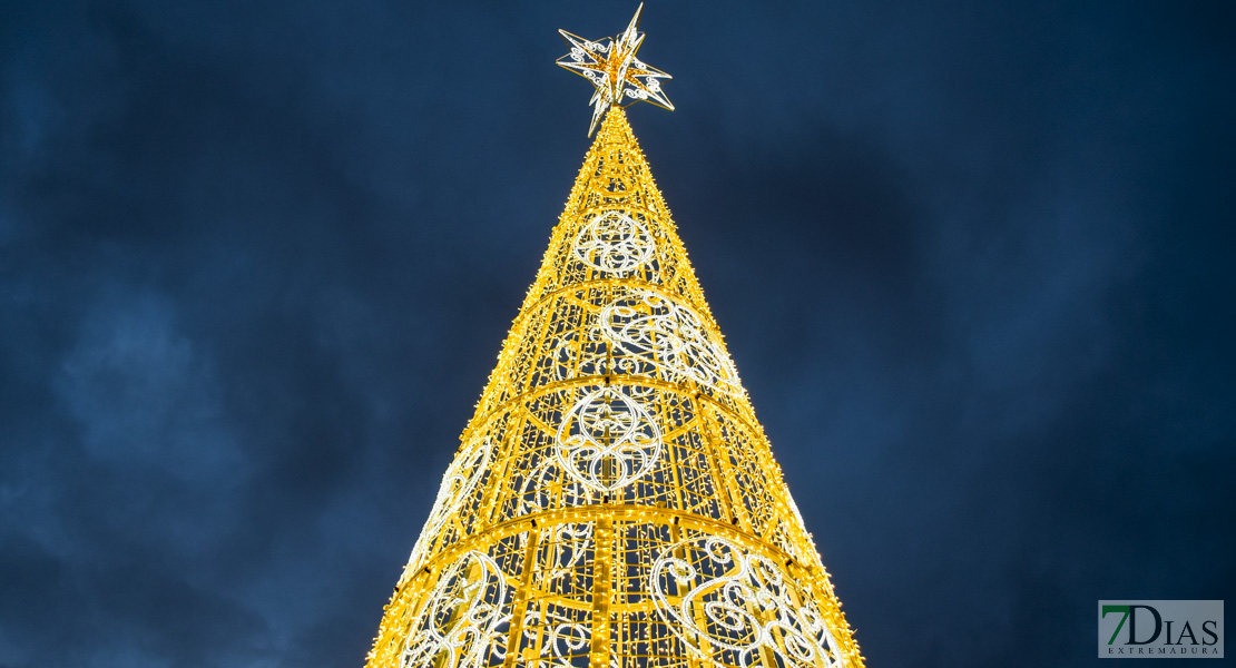 Las luces ya invaden las calles de Badajoz