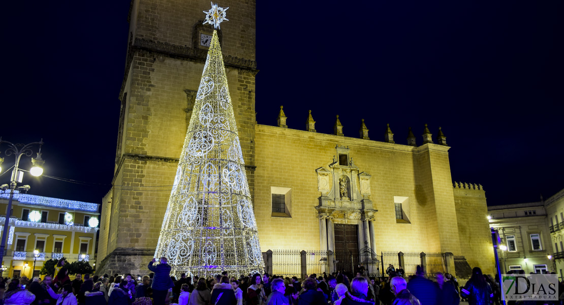 Las luces ya invaden las calles de Badajoz