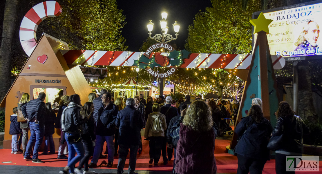 Las luces ya invaden las calles de Badajoz