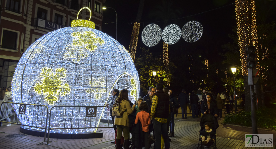 Las luces ya invaden las calles de Badajoz