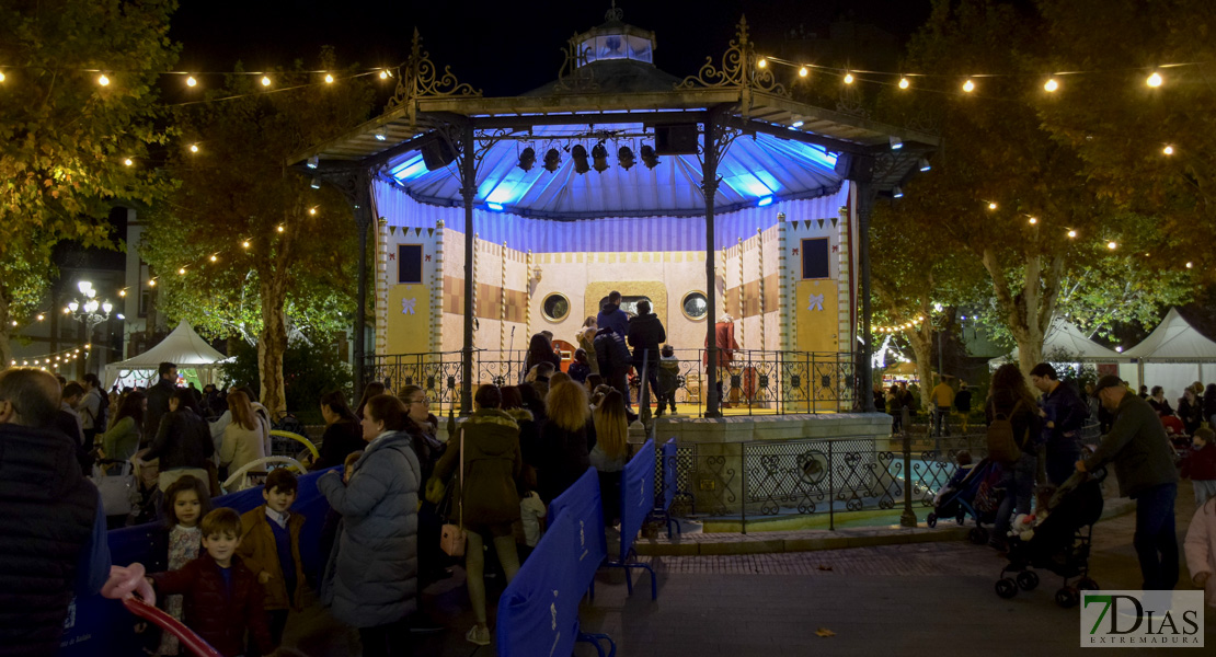 Las luces ya invaden las calles de Badajoz