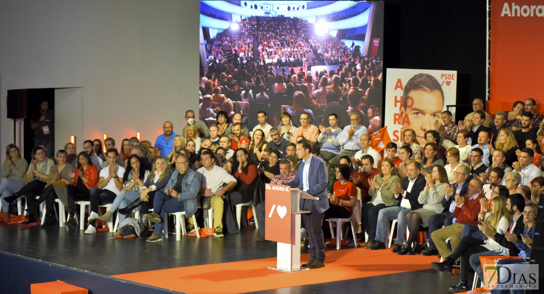 GALERÍA - Pedro Sánchez visita Badajoz