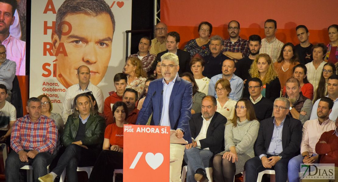 GALERÍA - Pedro Sánchez visita Badajoz