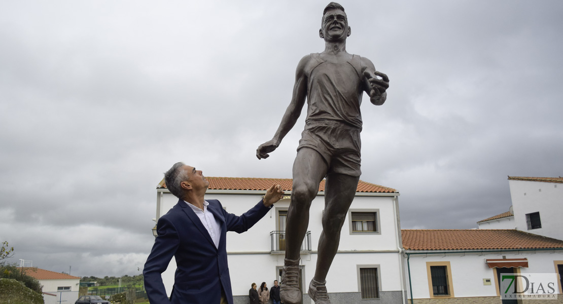 Imágenes del homenaje a José María Pámpano I