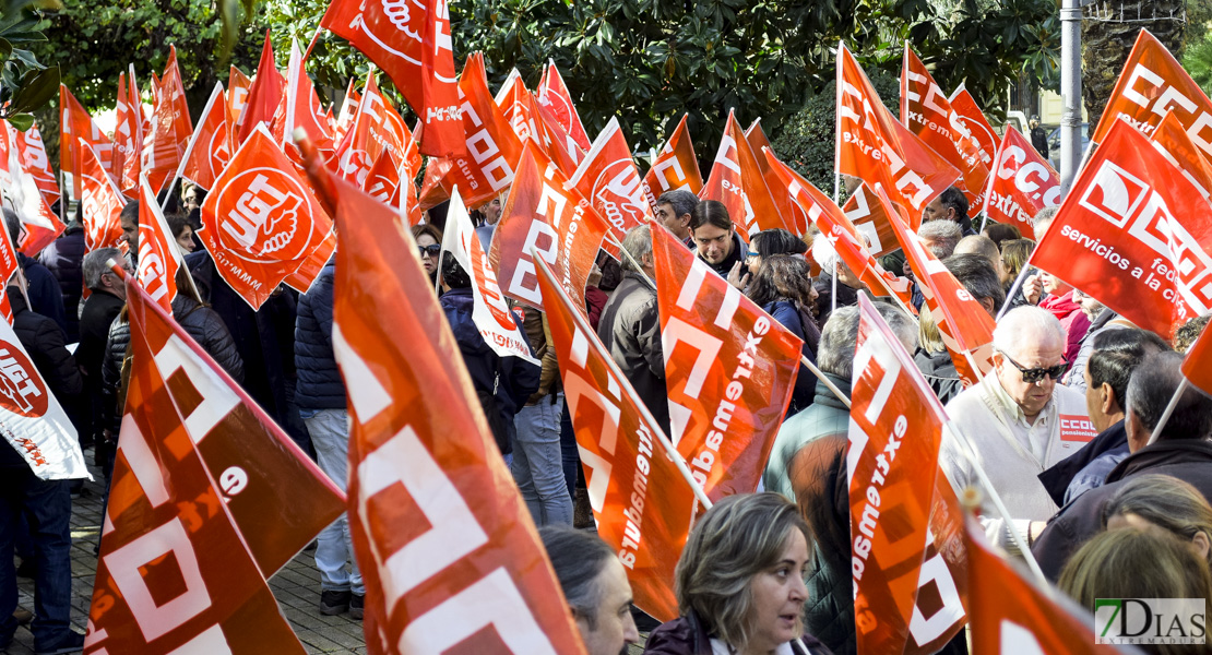 Más de un centenar de personas se concentrar en contra del “despido por enfermar”