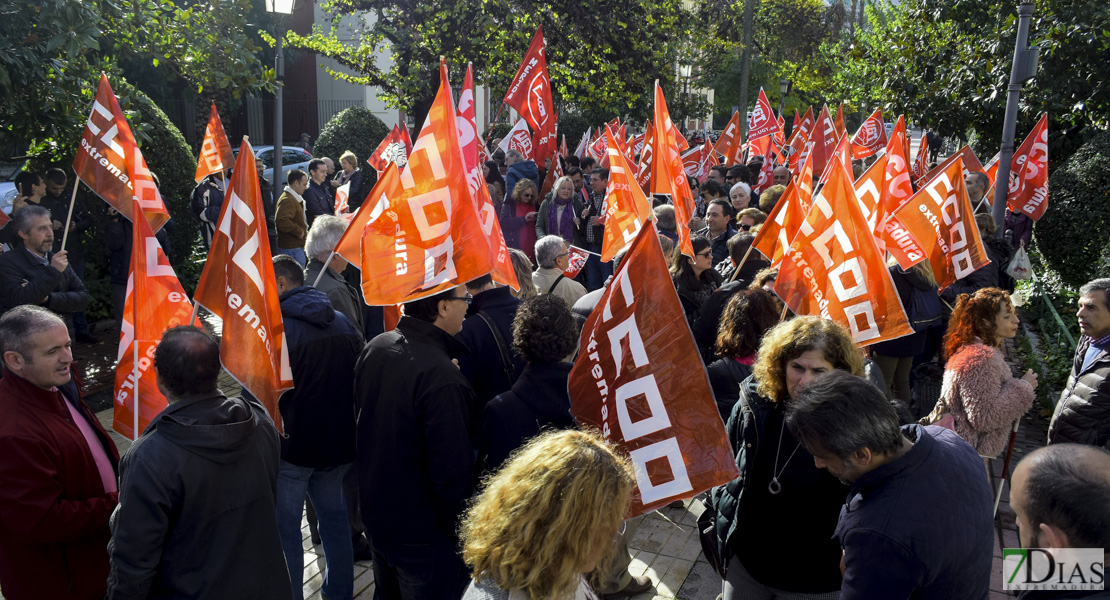 Más de un centenar de personas se concentrar en contra del “despido por enfermar”