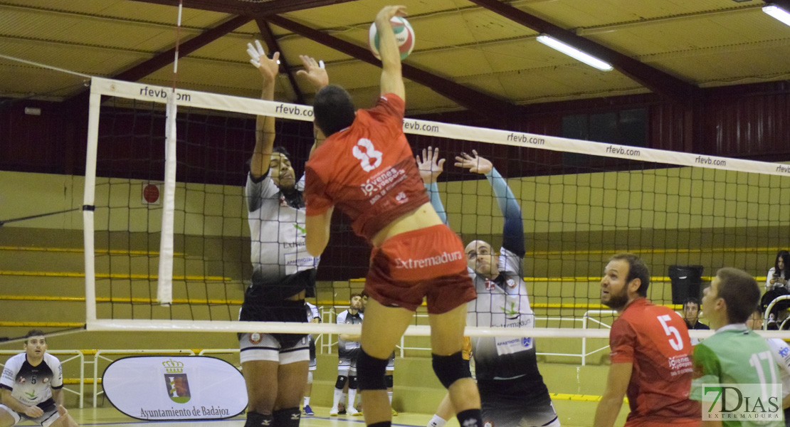 Imágenes del Pacense Voleibol - Grupo Laura Otero Miajadas