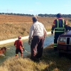 Una vaca cae al canal de Montijo (Badajoz)