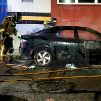 Aparecen otros dos coches ardiendo durante la noche en Badajoz