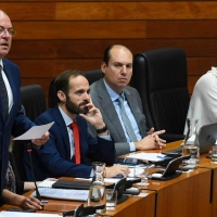 Monago advierte a Vara que la emigración desangra la región y no se arregla con ocurrencias