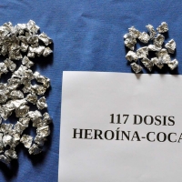 Detienen a un hombre en Mérida con 117 papelinas de droga en su chaqueta