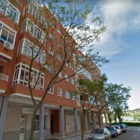 Dos jóvenes afectados en un incendio en Cáceres