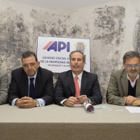 API Badajoz premia a sus miembros más antiguos y acoge a los nuevos
