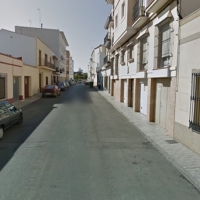 Agredido por un hombre tras sorprenderle robando en su vehículo en Almendralejo