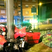 Cinco jóvenes de entre 19 y 21 años sufren un brutal accidente en Murcia