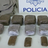 La Policía Nacional detiene a dos hombres con siete kilos de hachís en Badajoz