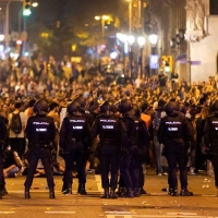 La policía francesa empieza a desalojar de la AP-7 a los manifestantes de Tsunami Democratic