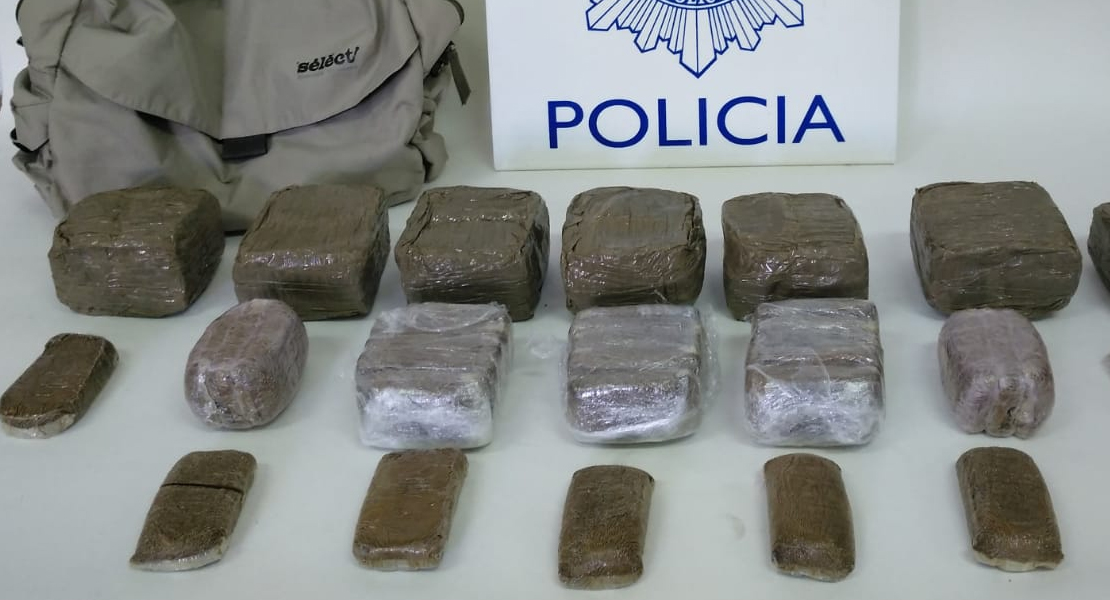 La Policía Nacional detiene a dos hombres con siete kilos de hachís en Badajoz