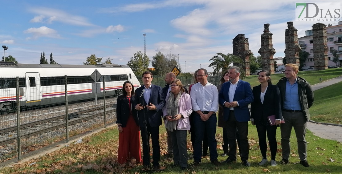 Albert Rivera: “Si soy presidente los extremeños no tendrán que volver a exigir un tren digno”