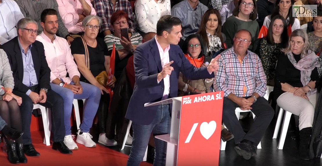 Pedro Sánchez en Badajoz: “La ultraderecha ha lanzado una opa a PP y Cs”