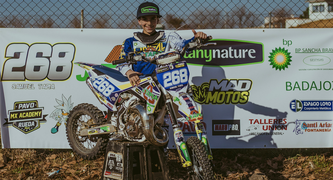 Samuel Tapia, campeón de Extremadura de Motocross con tan solo diez años