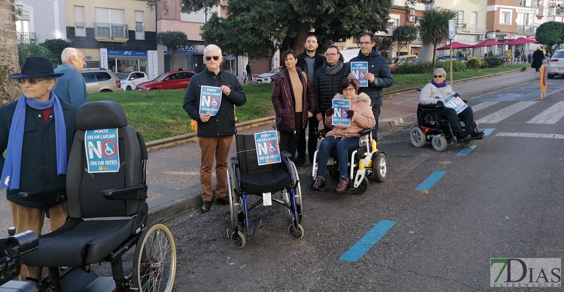 Piden concienciación ciudadana ante las plazas de aparcamiento de movilidad reducida