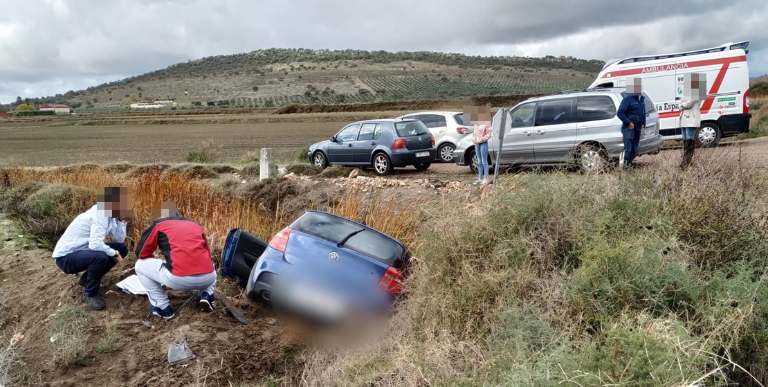 Un herido en accidente de tráfico en la EX-206 (BA)