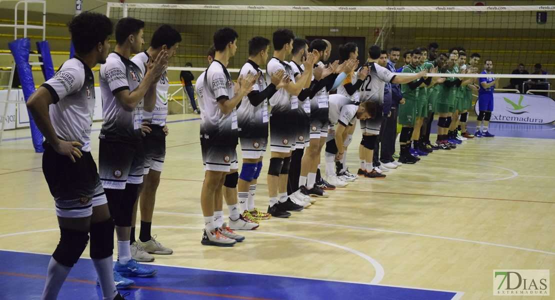 Imágenes del Pacense Voleibol 0 - 3 Cáceres Voleibol