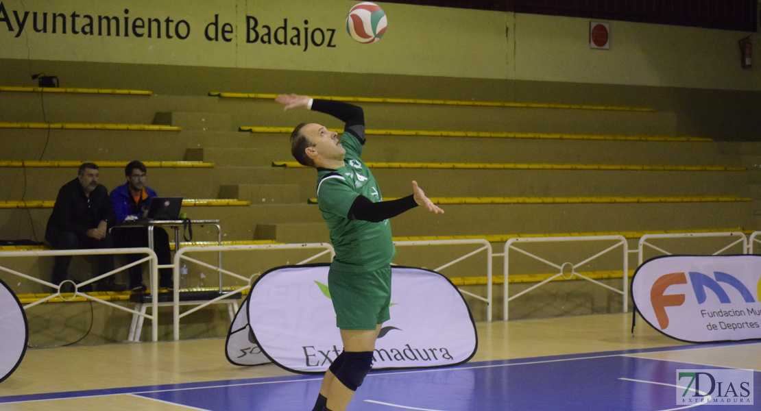 Imágenes del Pacense Voleibol 0 - 3 Cáceres Voleibol