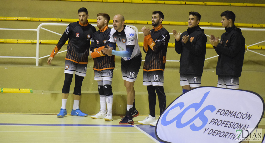 Imágenes del Pacense Voleibol 0 - 3 Cáceres Voleibol