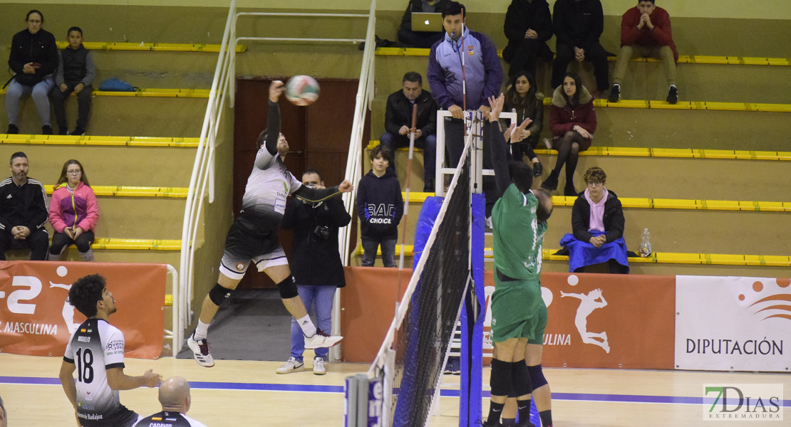 Imágenes del Pacense Voleibol 0 - 3 Cáceres Voleibol