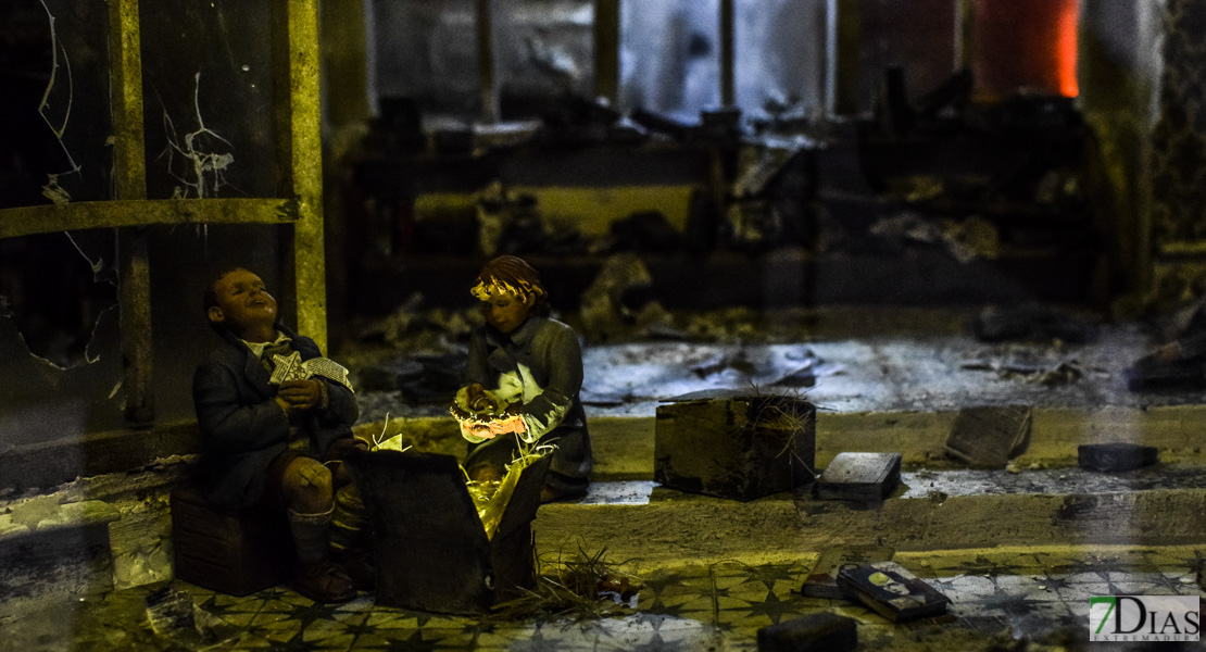 FOTOS - La Navidad llega a Badajoz con la exposición de los tradicionales dioramas