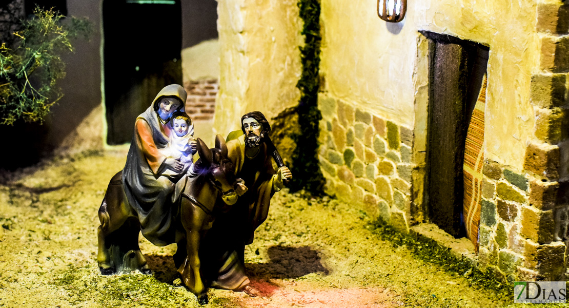 FOTOS - La Navidad llega a Badajoz con la exposición de los tradicionales dioramas