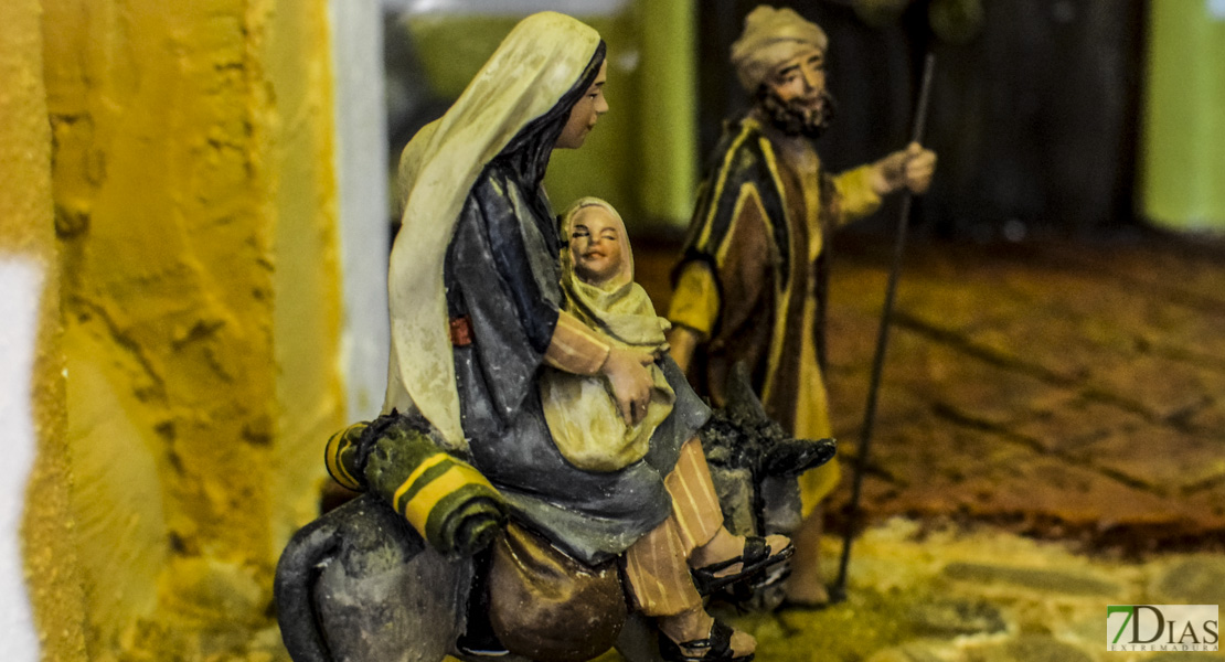 FOTOS - La Navidad llega a Badajoz con la exposición de los tradicionales dioramas