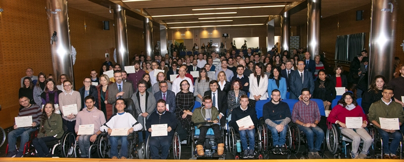Fundación ONCE otorga en Extremadura tres becas a estudiantes con discapacidad