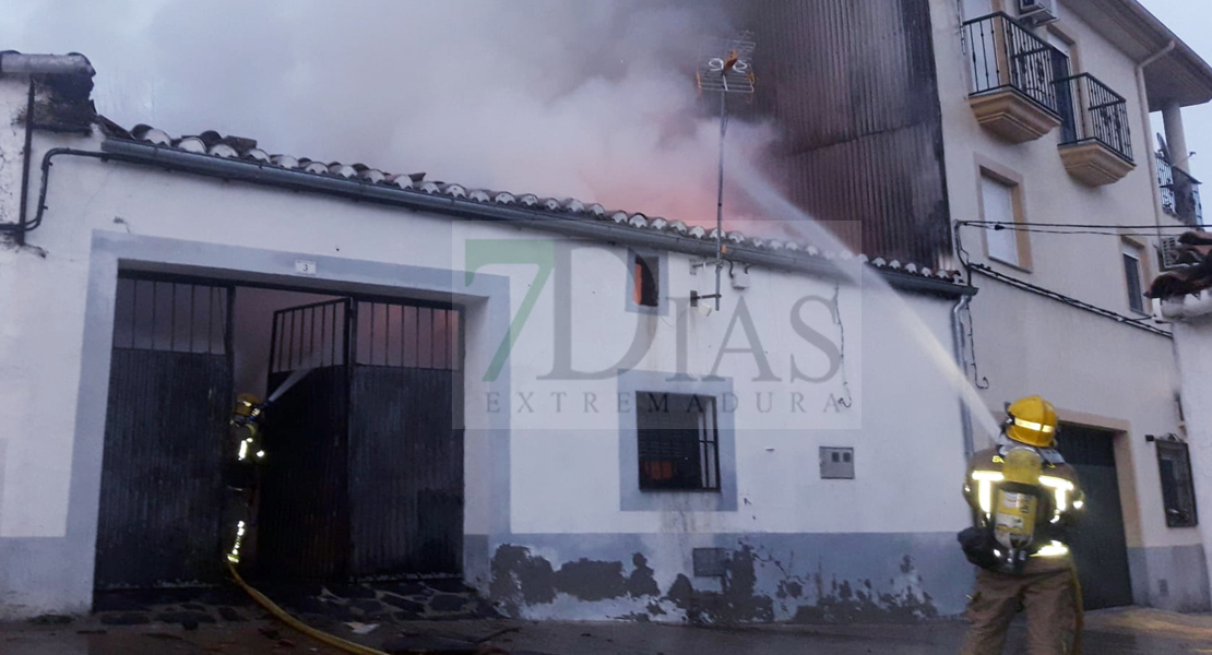 Incendio en un garaje en Malpartida de Plasencia