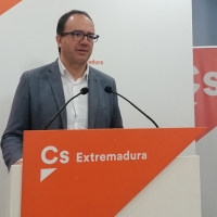 Polo (Cs): “El Gobierno de Vara sigue alimentando a su red clientelar”