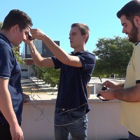 Tres estudiantes inventan unas gafas para “dar visión” a las personas invidentes