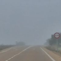 La niebla pone en alerta la carretera regional EX-110