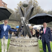 Plasencia dedica una glorieta al Colegio de Enfermería de Cáceres por sus 100 años