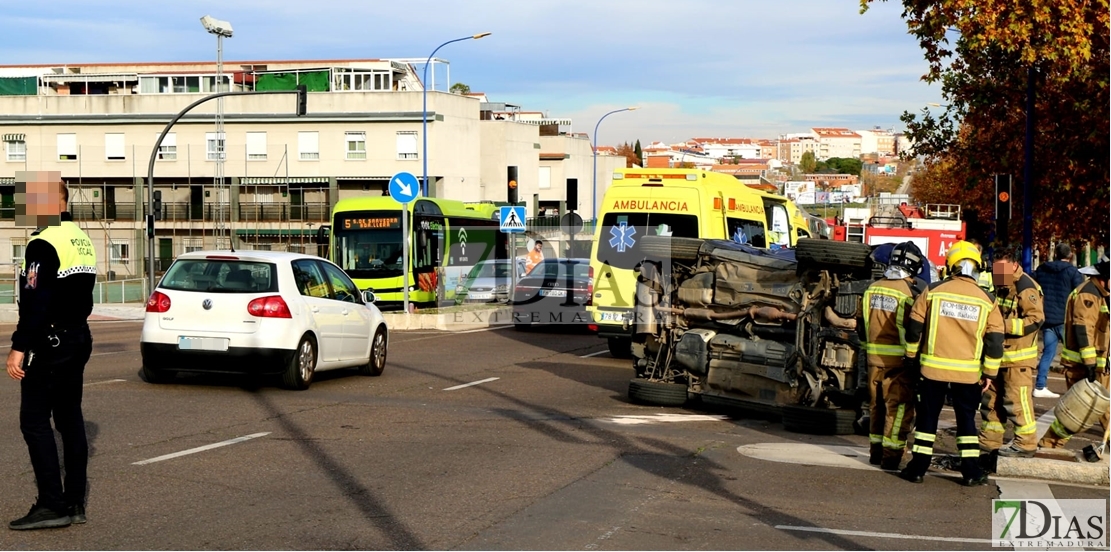 Accidente y vuelco en la ‘autopista’ de Badajoz