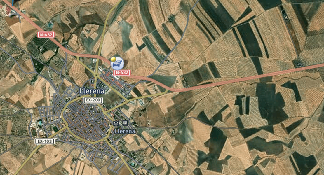 Colisión entre un turismo y un camión en la N-432