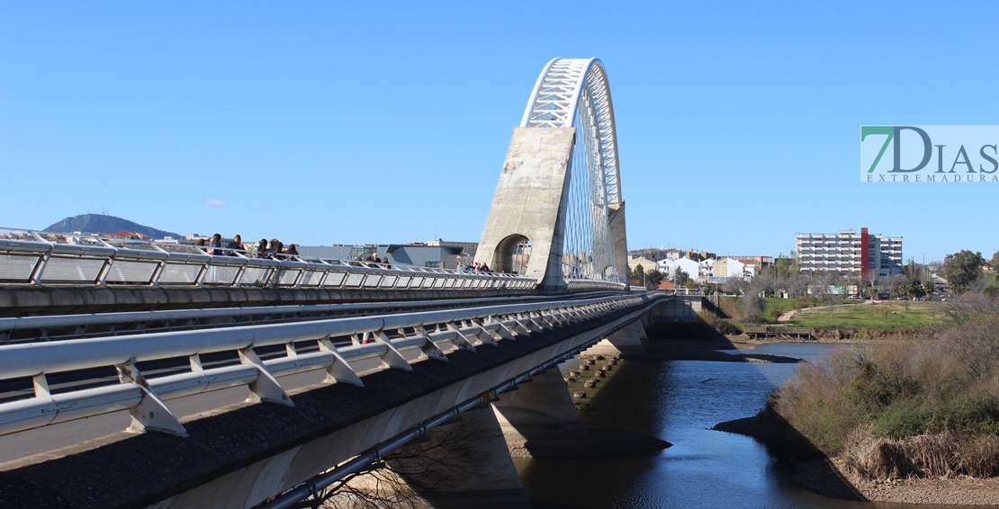 Cortes en el Puente Lusitania