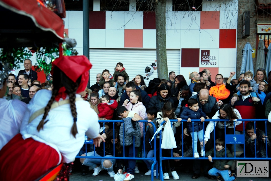 La Cabalgata de Los Reyes Magos deja ilusión y felicidades en Badajoz