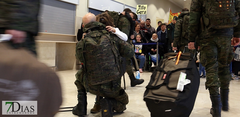 Emotivas imágenes de la llegada de los militares extremeños a Talavera la Real