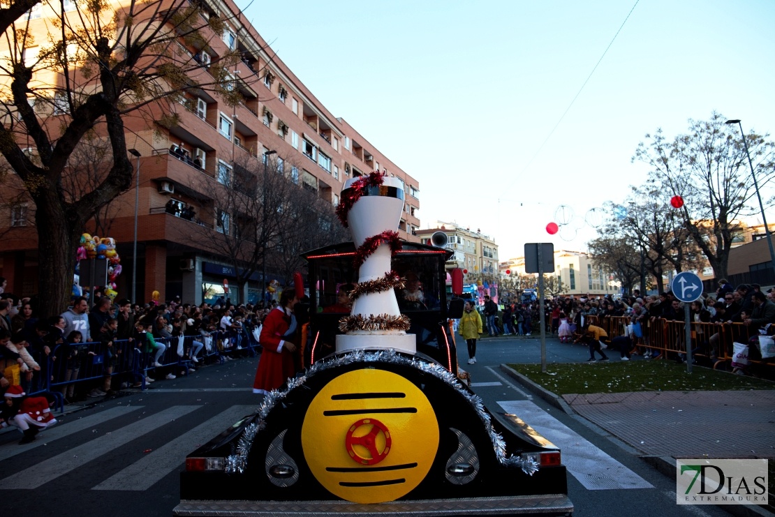 La Cabalgata de Los Reyes Magos deja ilusión y felicidades en Badajoz