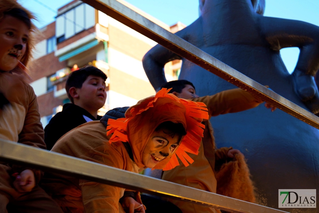 La Cabalgata de Los Reyes Magos deja ilusión y felicidades en Badajoz