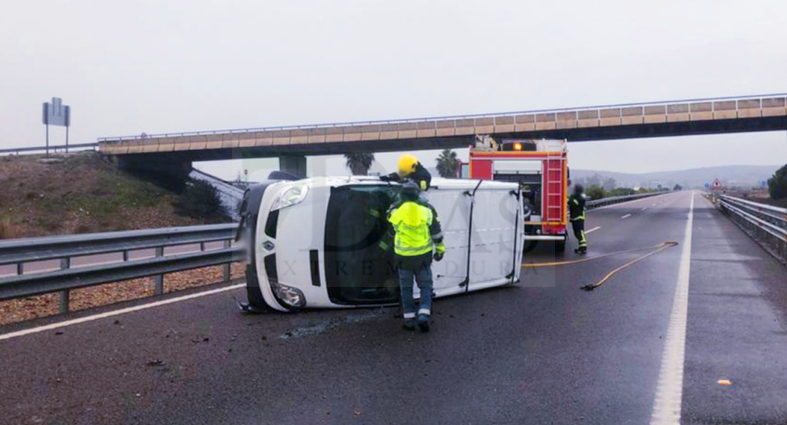 Gran despliegue de medios en un accidente de tráfico en la A-5