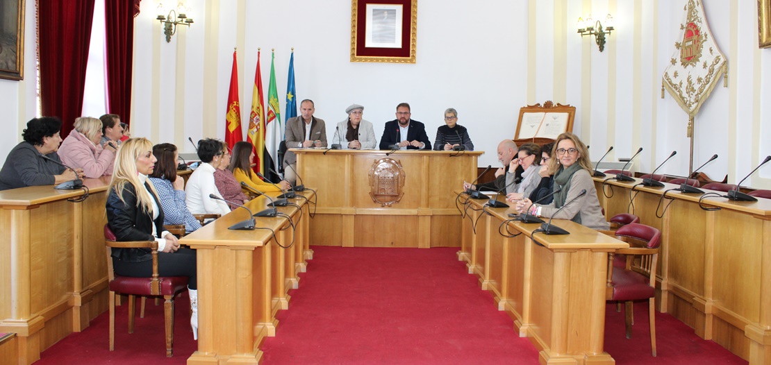 Firmado el convenio para facilitar el acceso de trabajadores mayores de 55 años a segunda actividad